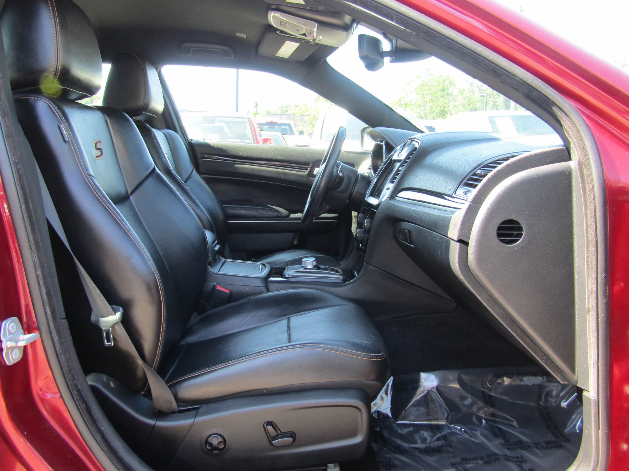 Used 2018 Chrysler 300 S w/ Safetytec Plus Group AWD/4WD image 15
