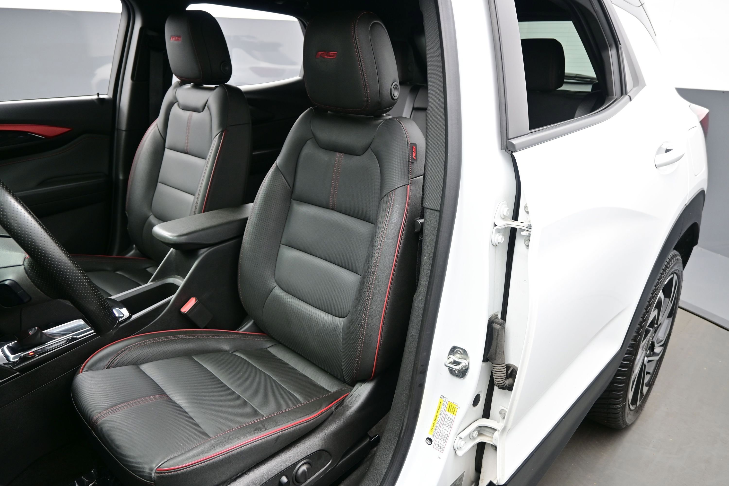 Used 2024 Chevrolet TrailBlazer RS w/ Convenience Package AWD/4WD image 12