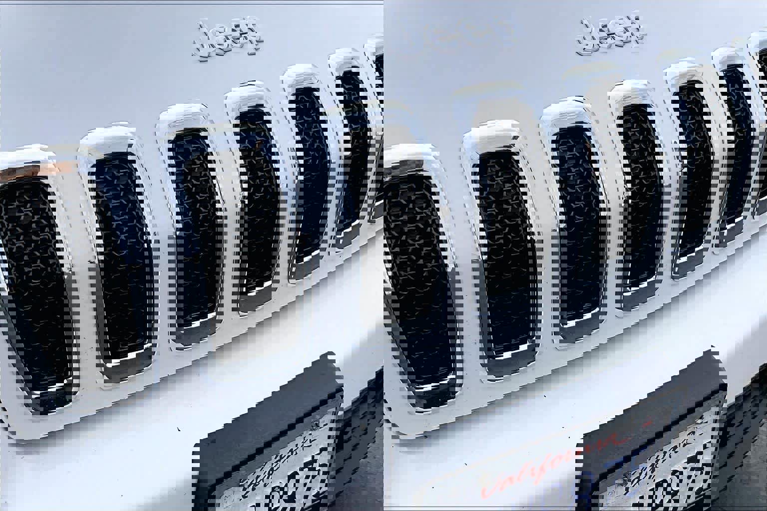 Used 2016 Jeep Cherokee Sport image 29