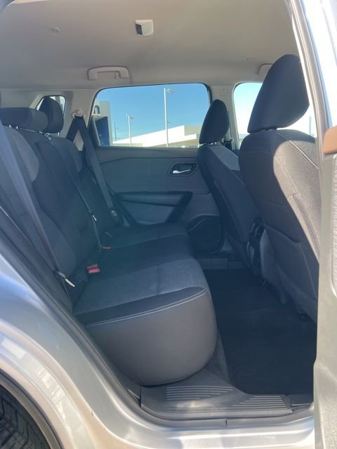 Used 2023 Nissan Rogue SV image 30