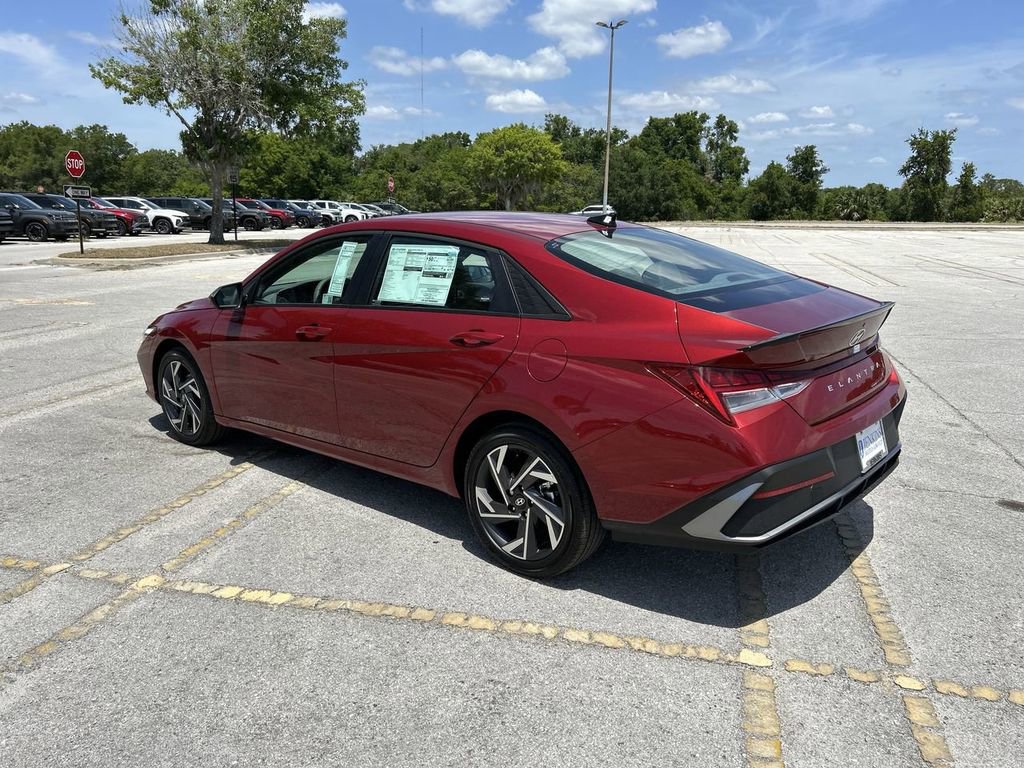 New 2025 Hyundai Elantra SEL image 12