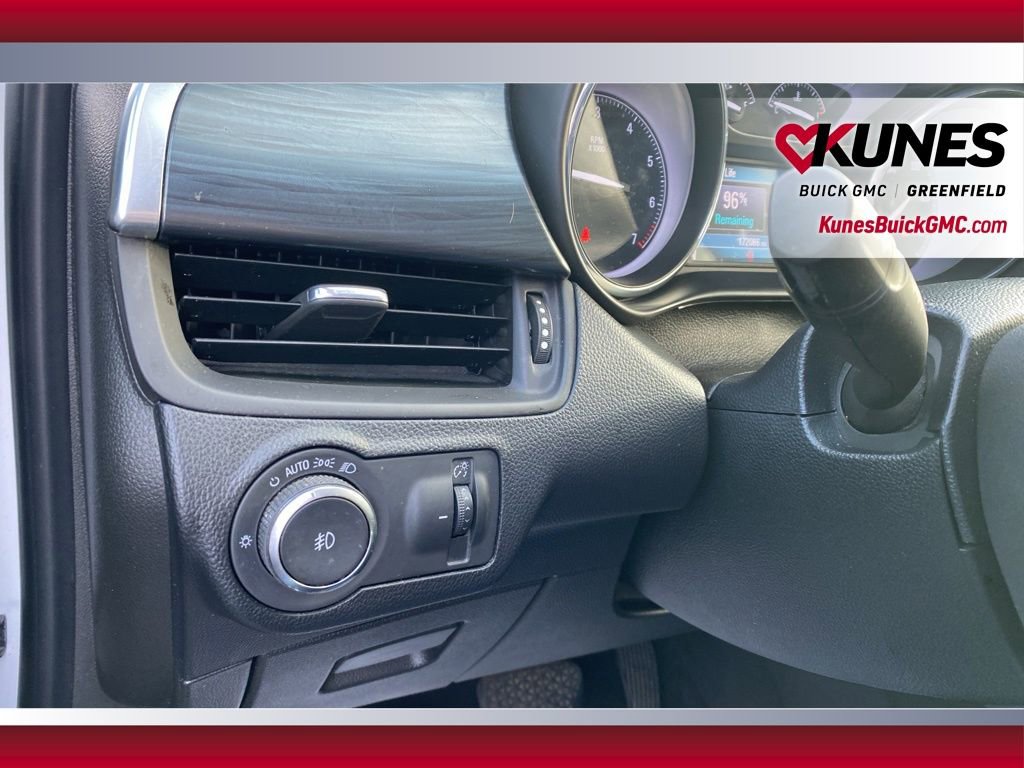 Used 2019 Buick Envision Essence image 29