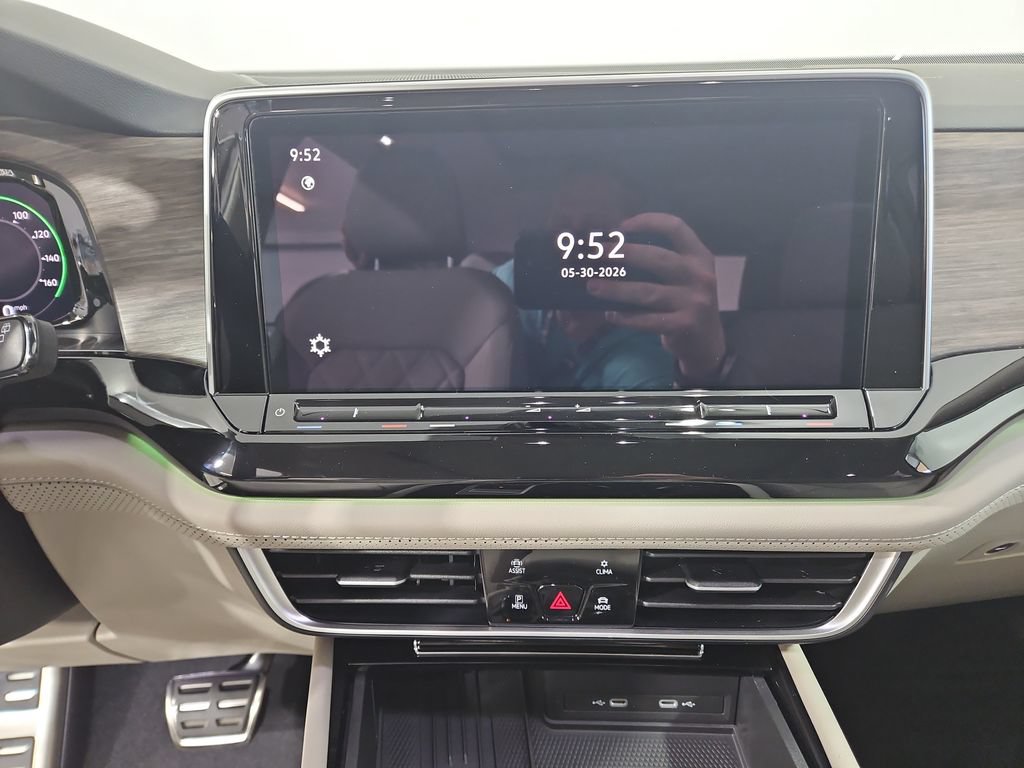 New 2026 Volkswagen Atlas SEL Premium R-Line AWD/4WD image 18