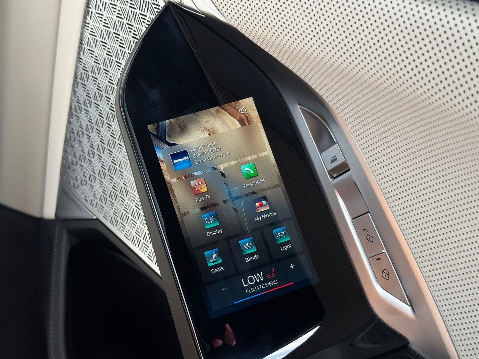Used 2023 BMW i7 xDrive60 w/ Executive Package 2 AWD/4WD image 41