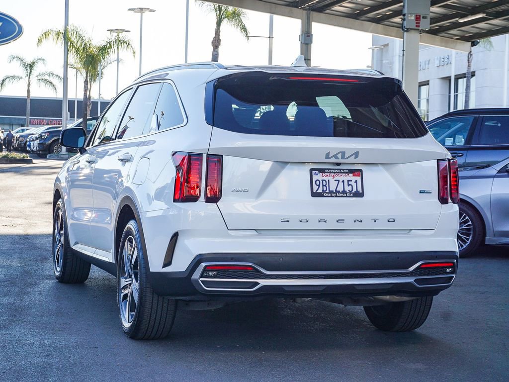 Certified 2022 Kia Sorento EX image 5