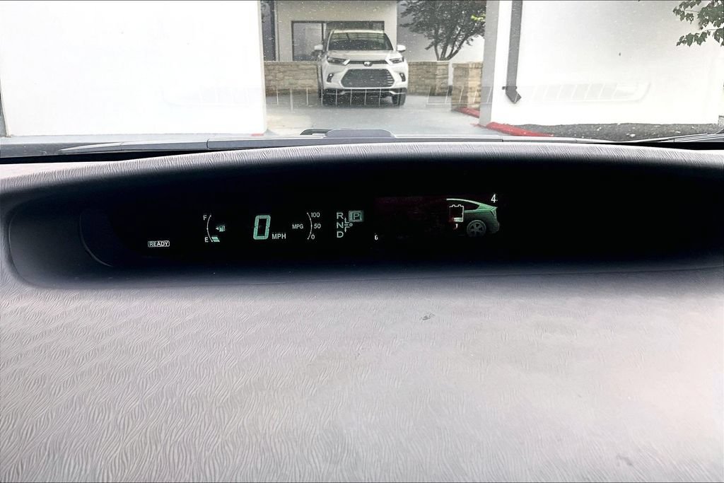 Used 2013 Toyota Prius Three w/ Solar Roof Pkg FWD image 2