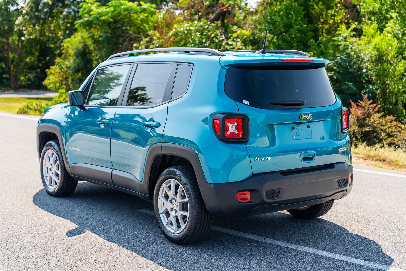 Used 2022 Jeep Renegade Latitude AWD/4WD image 5