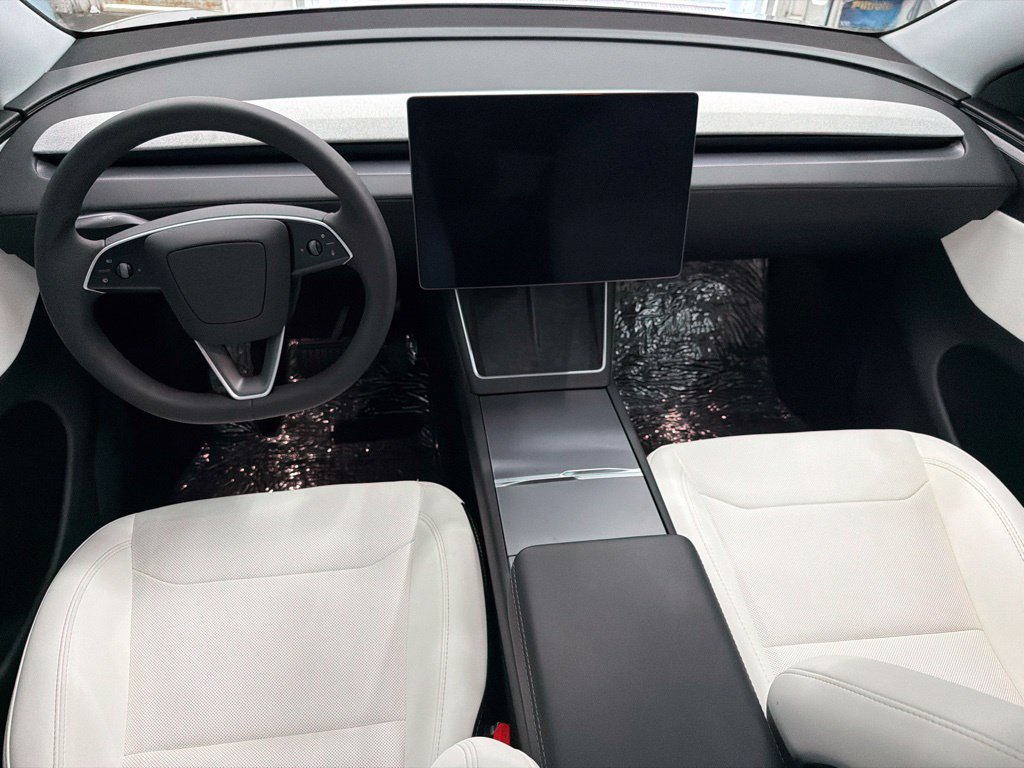 Used 2026 Tesla Model Y 2WD image 24