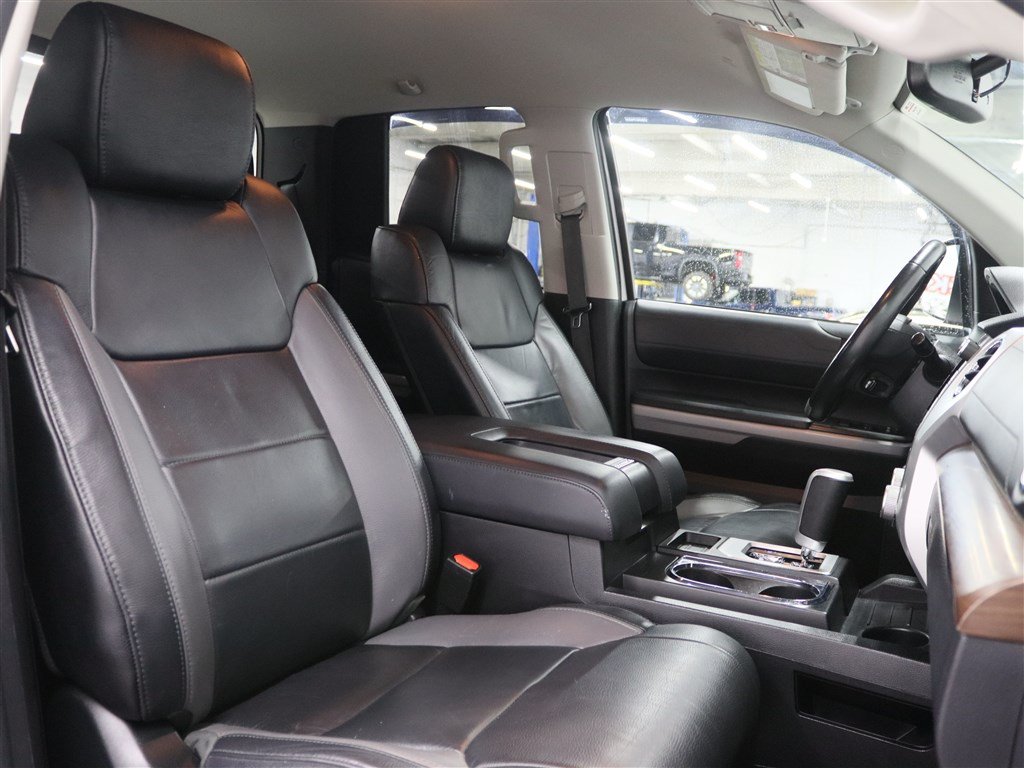 Used 2021 Toyota Tundra Limited w/ Limited Premium Package AWD/4WD image 16