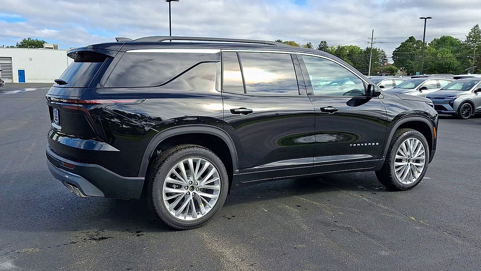 New 2027 Chevrolet Traverse LT w/ Driver Confidence Package AWD/4WD image 3