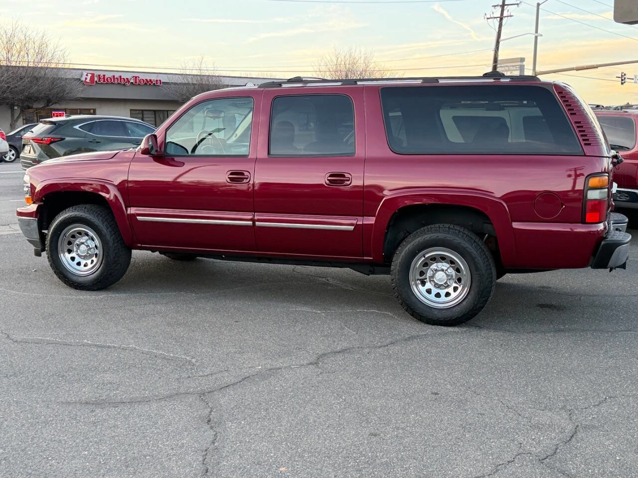 Used 2005 Chevrolet Suburban LS w/ Preferred Equipment Group image 8