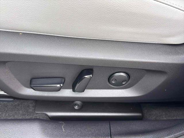 Used 2025 Mitsubishi Outlander SEL image 17