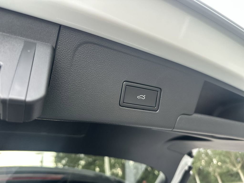 New 2026 Volkswagen Atlas Cross Sport SE image 25