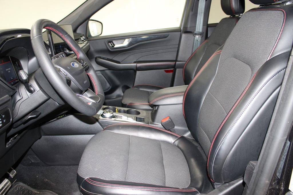 Used 2023 Ford Escape ST-Line w/ Tech Pack #1 FWD image 16