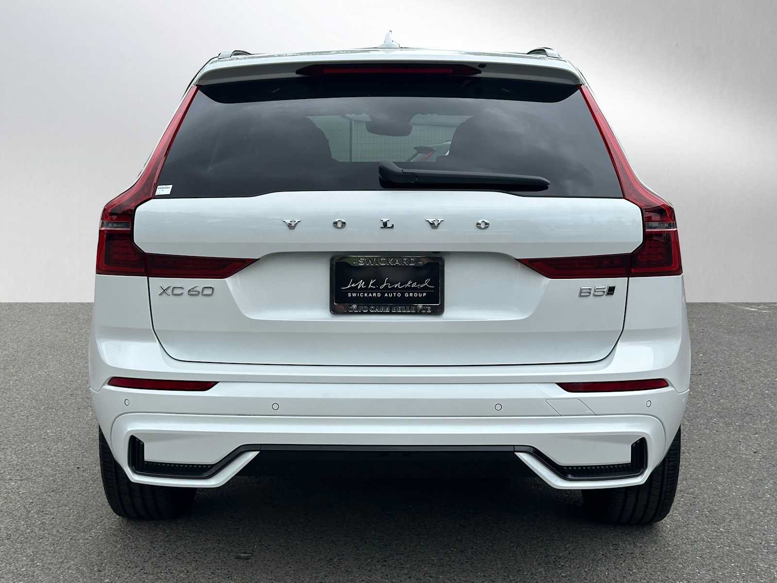 Used 2026 Volvo XC60 B5 Plus w/ Climate Package AWD/4WD image 4