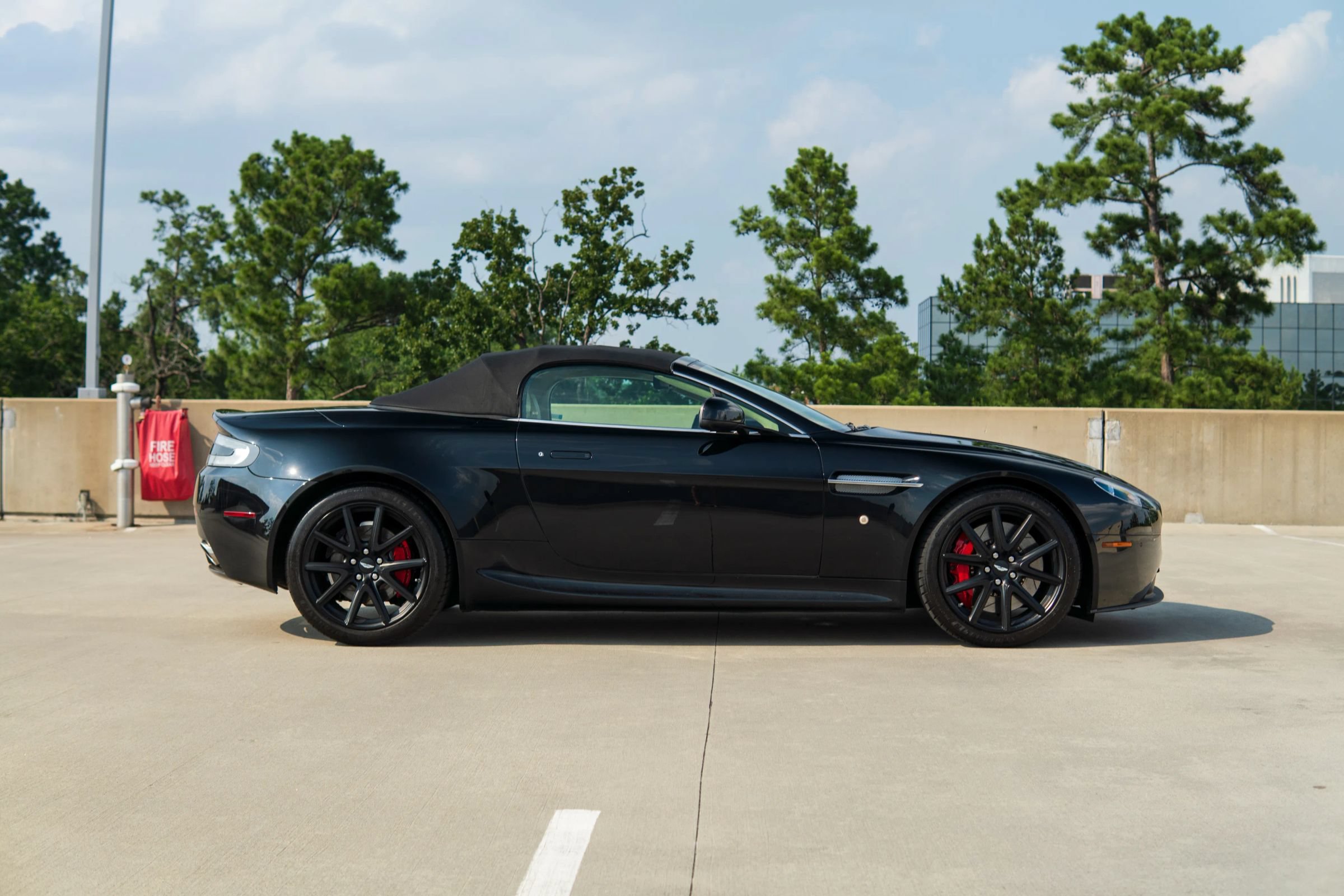 Used 2013 Aston Martin V8 Vantage Roadster RWD image 7