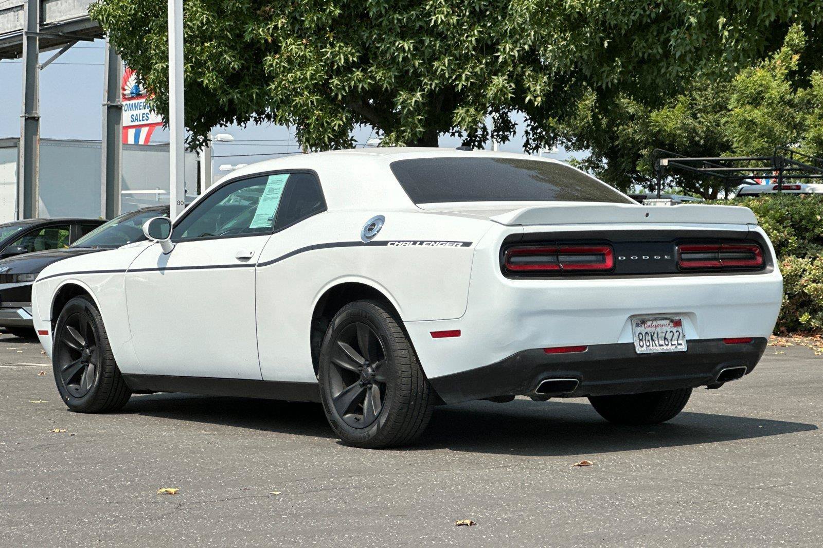 Used 2018 Dodge Challenger SXT RWD image 6