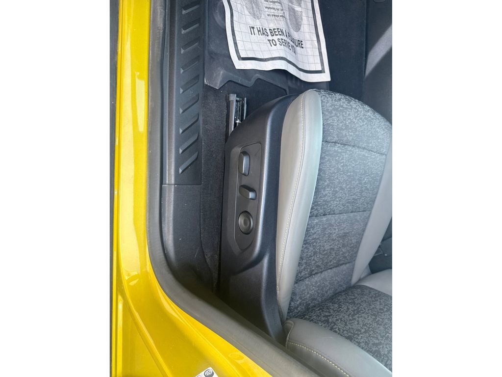 Used 2024 Chevrolet Colorado ZR2 w/ Technology Package AWD/4WD image 16