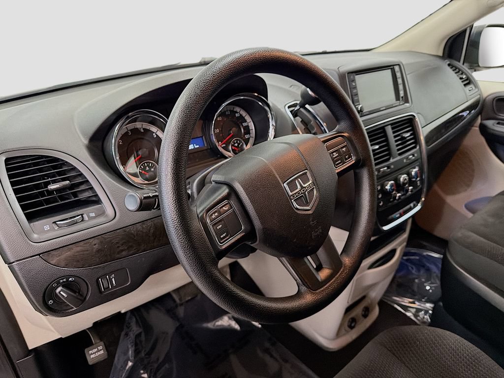 Used 2019 Dodge Grand Caravan SE w/ UConnect Hands-Free Group FWD image 8