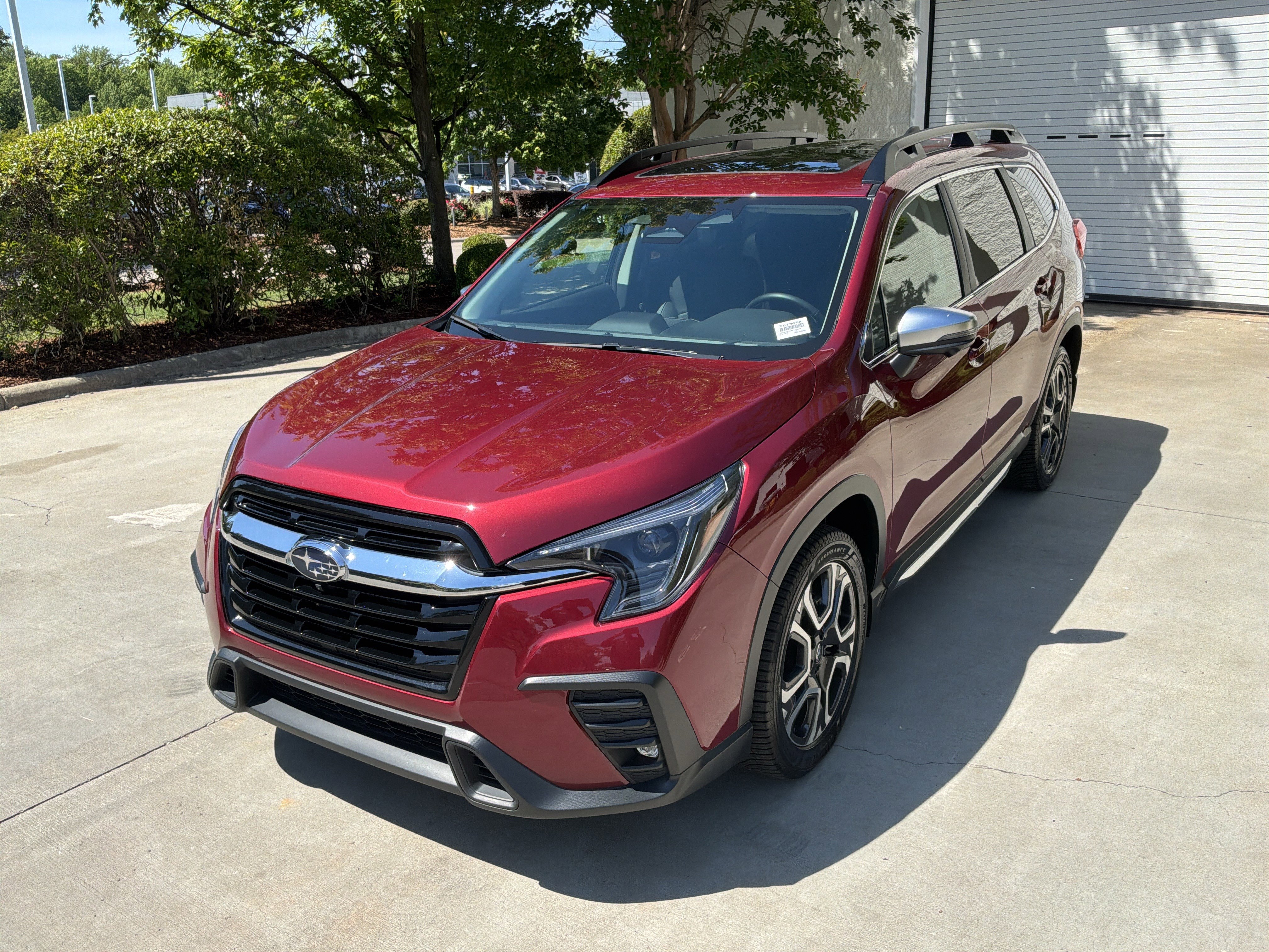 Used 2023 Subaru Ascent Limited w/ Technology Package AWD/4WD image 5