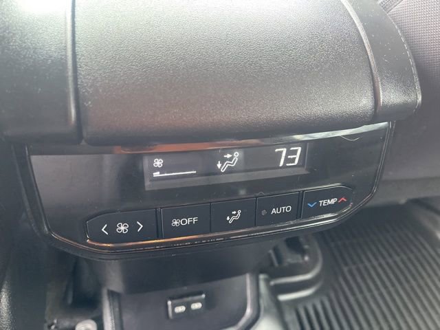 Used 2024 Toyota Highlander LE AWD/4WD image 17