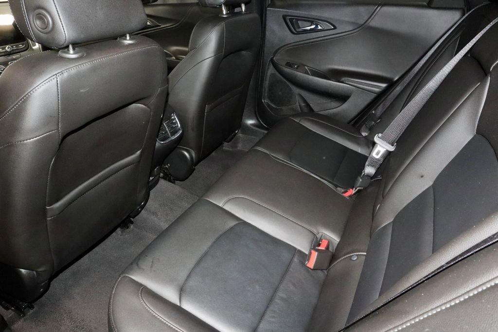 Used 2018 Chevrolet Malibu LT w/ Leather Package FWD image 20