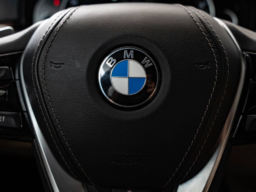 Used 2019 BMW 540i w/ Convenience Package RWD image 29