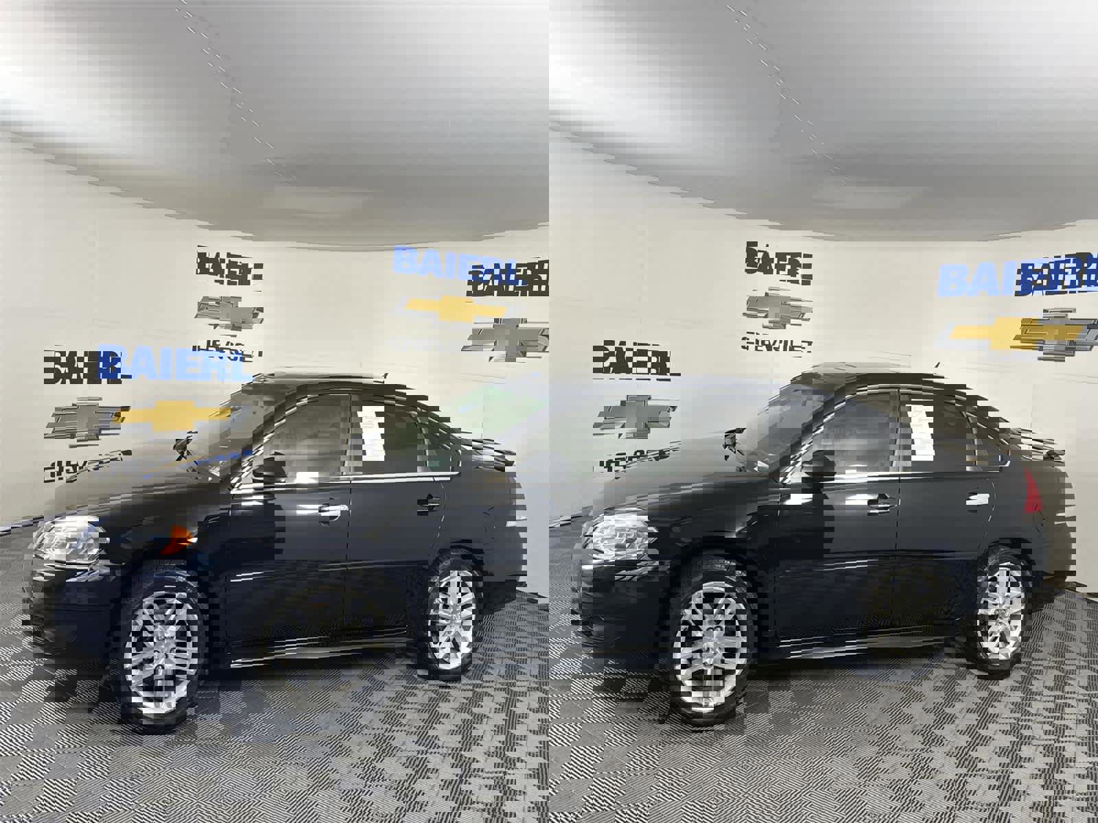 Used 2012 Chevrolet Impala LTZ FWD image 2