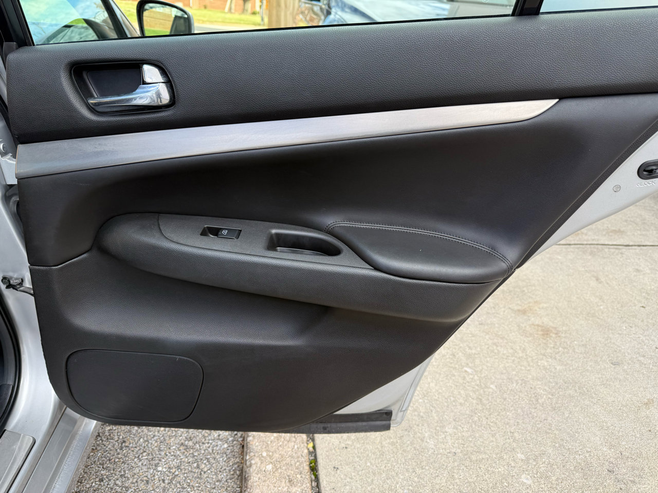 Used 2015 INFINITI Q40 AWD w/ Moonroof Package image 35