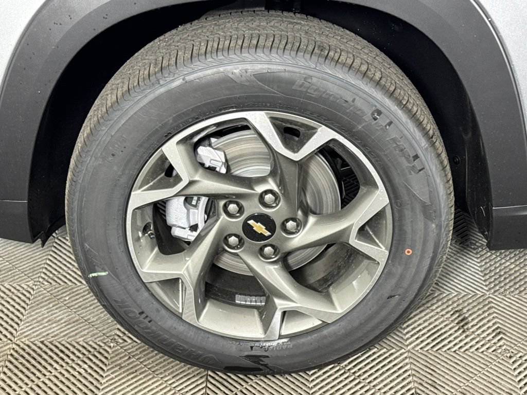 New 2026 Chevrolet Trax LT w/ Driver Confidence Package FWD image 38