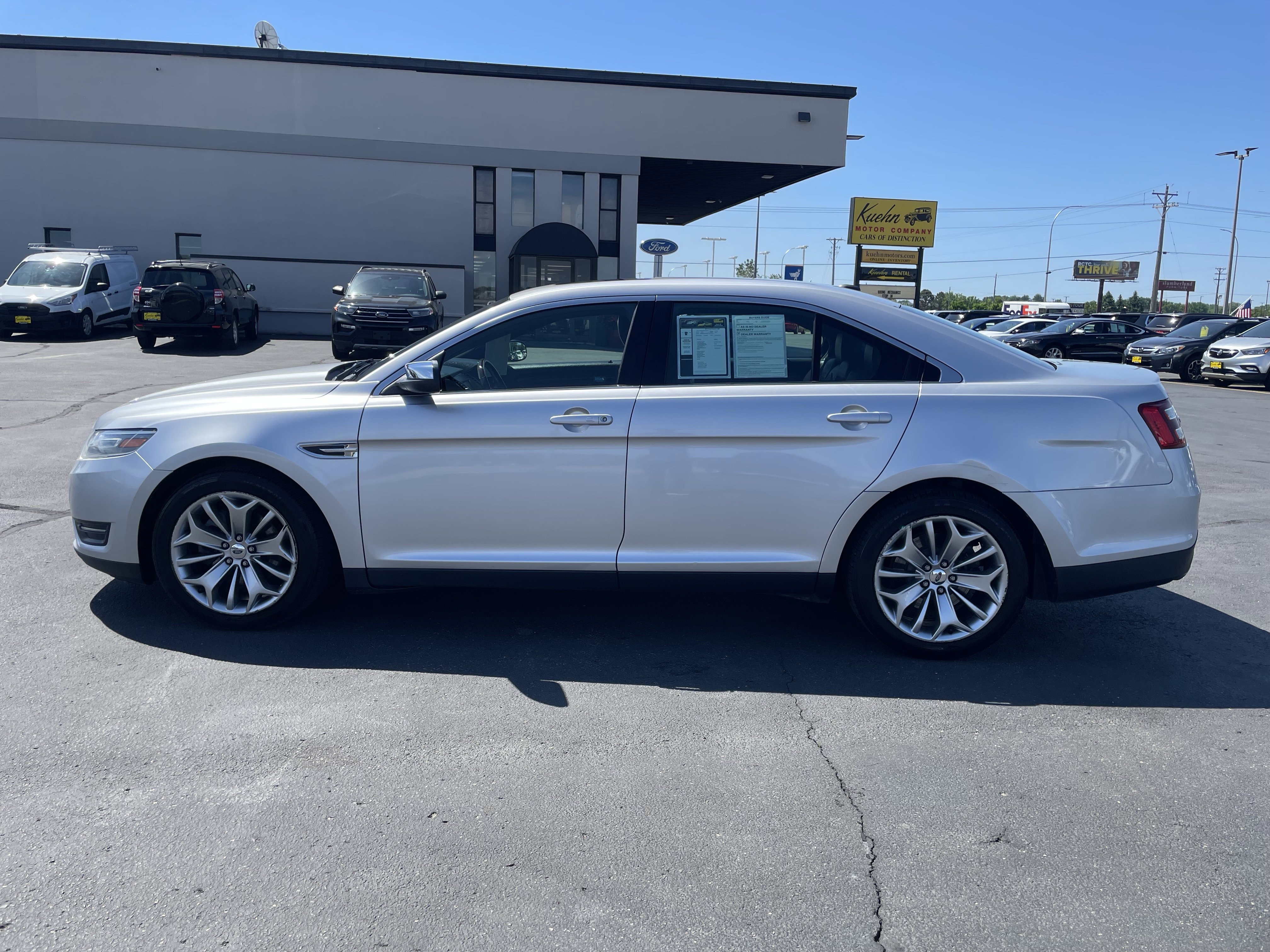 Used 2014 Ford Taurus Limited w/ Equipment Group 301A FWD image 5