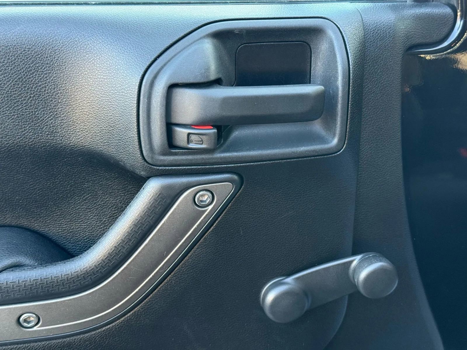 Used 2013 Jeep Wrangler Unlimited Sport image 14