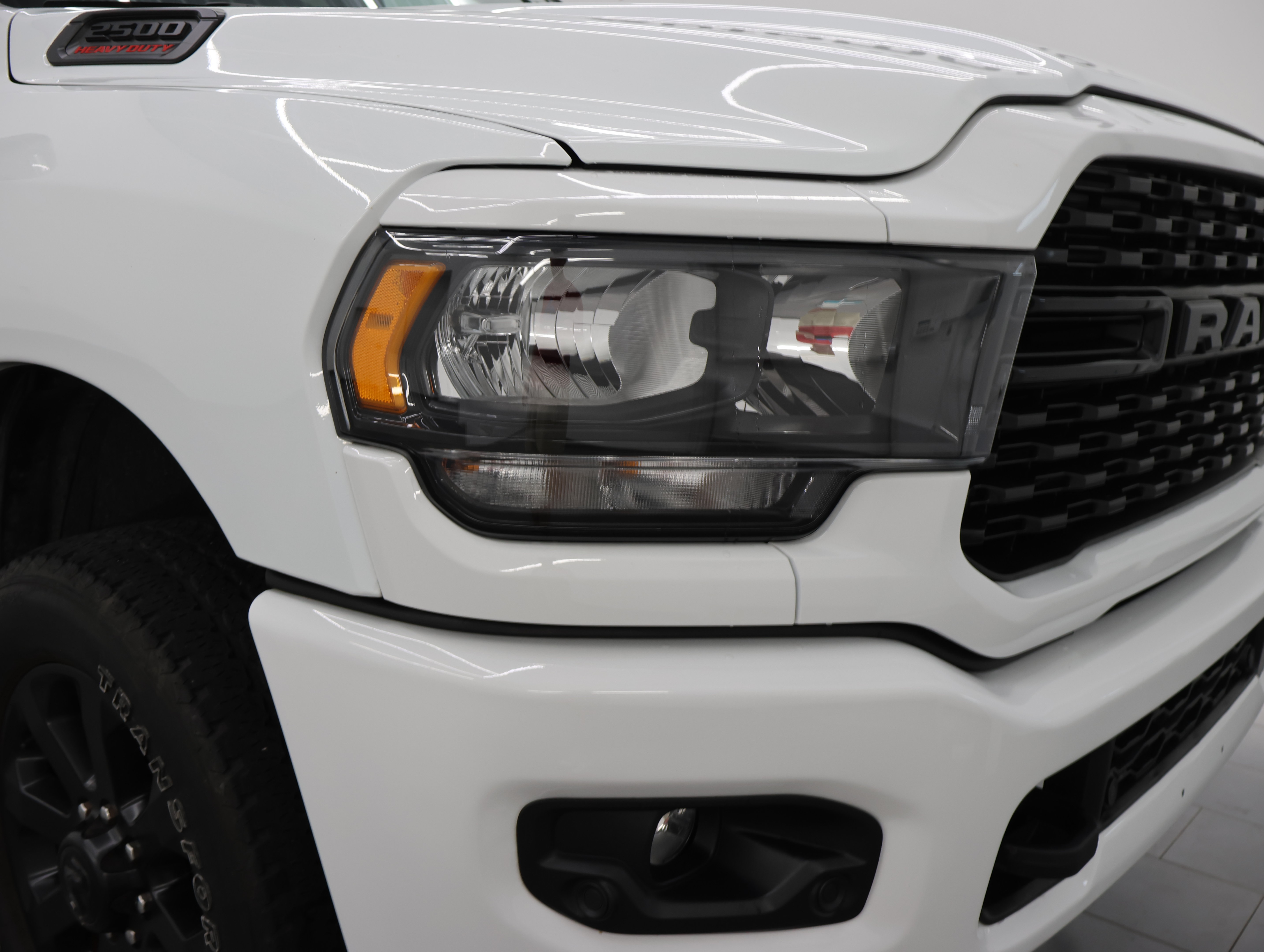 Used 2024 RAM 2500 Big Horn w/ Night Edition AWD/4WD image 23