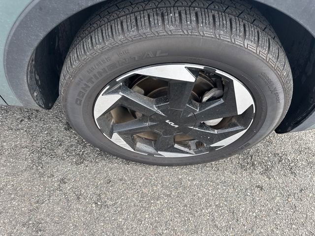 Certified 2025 Kia Sorento EX w/ EX Panoramic Sunroof Package image 17