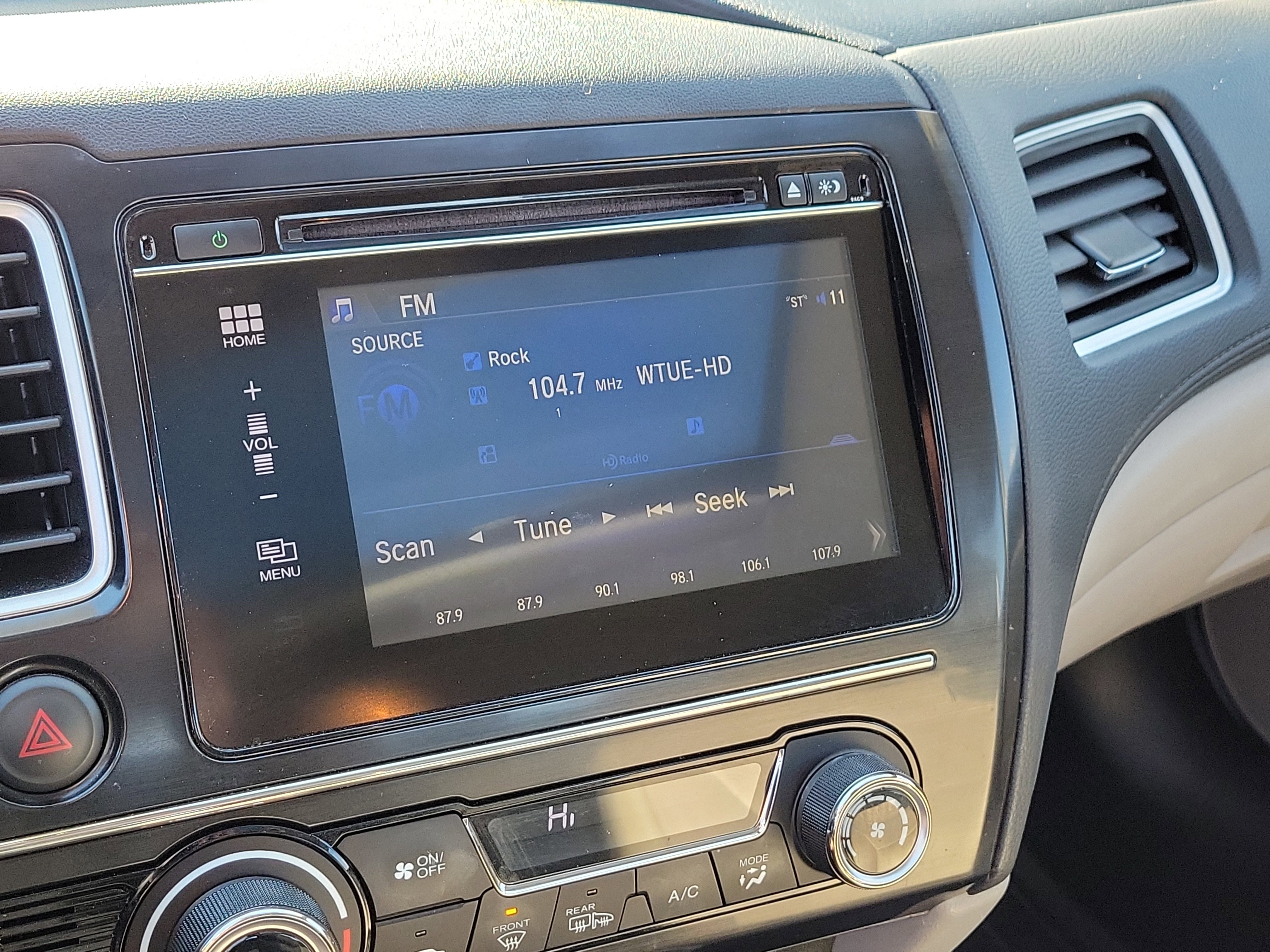 Used 2015 Honda Civic Hybrid Sedan image 25