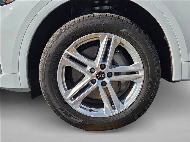 Used 2025 Audi Q5 e Premium Plus w/ Premium Plus Package image 29