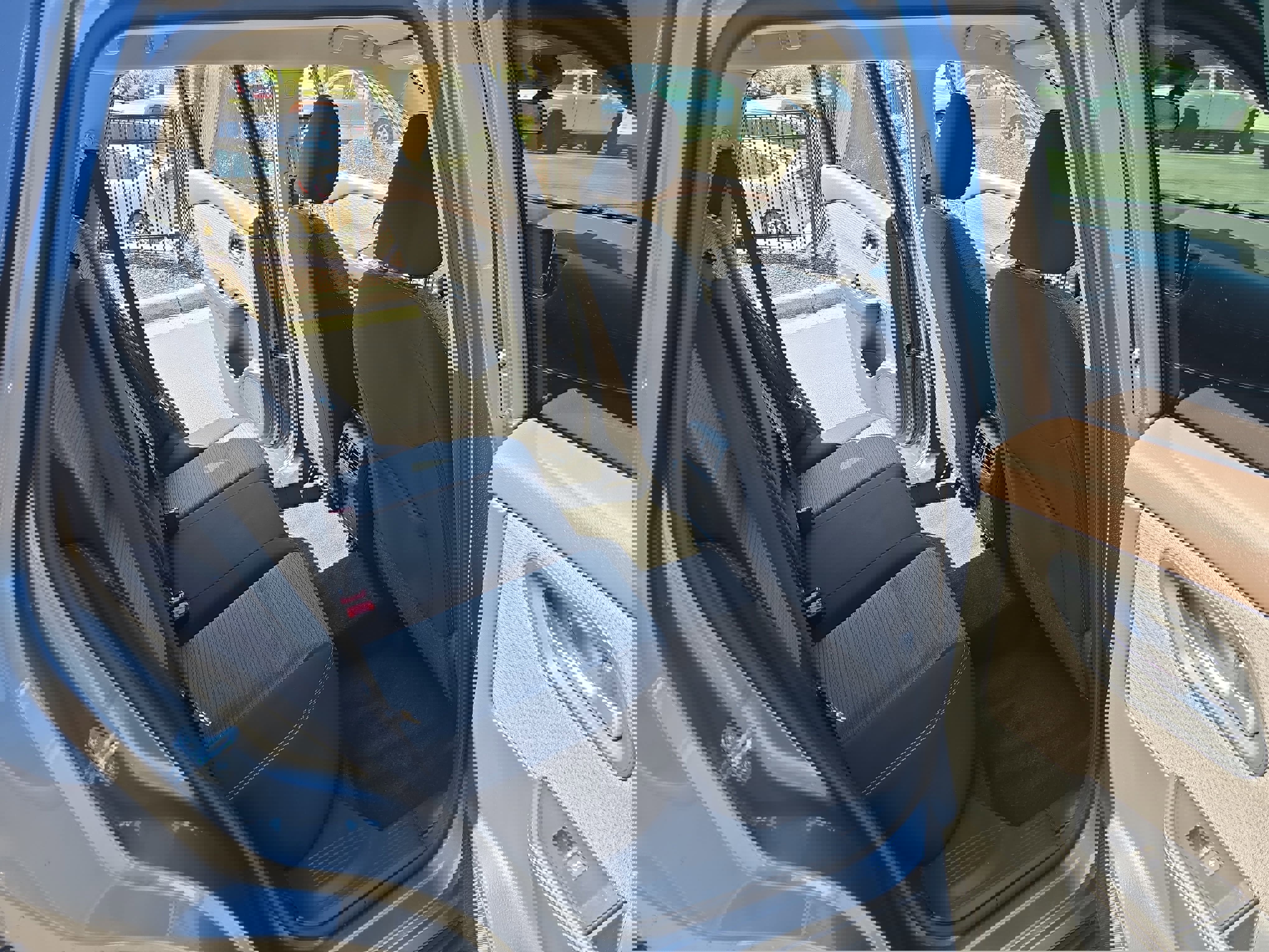 Used 2023 Nissan Rogue SV image 11