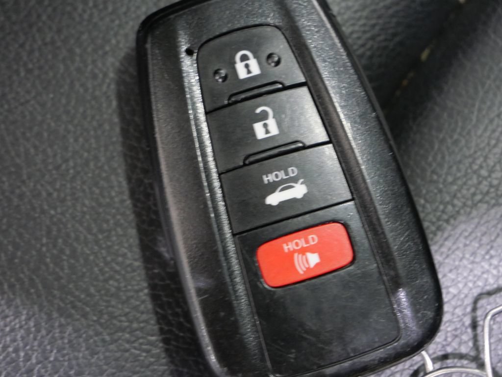Used 2022 Toyota Corolla XLE FWD image 23