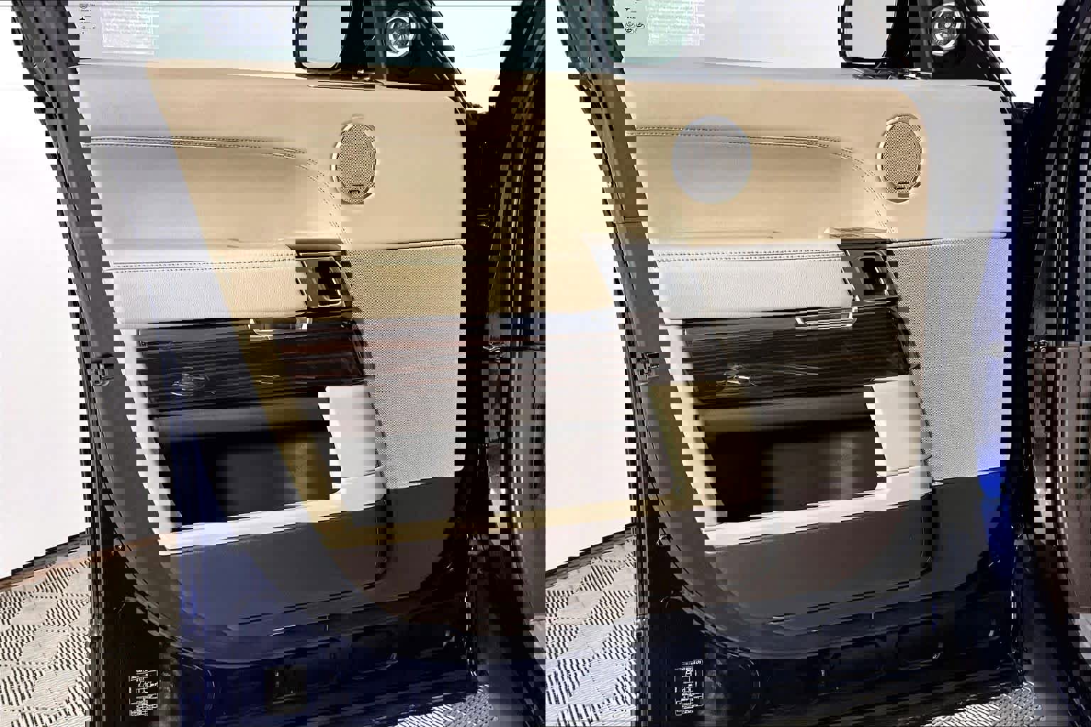 Used 2016 Land Rover Range Rover image 20