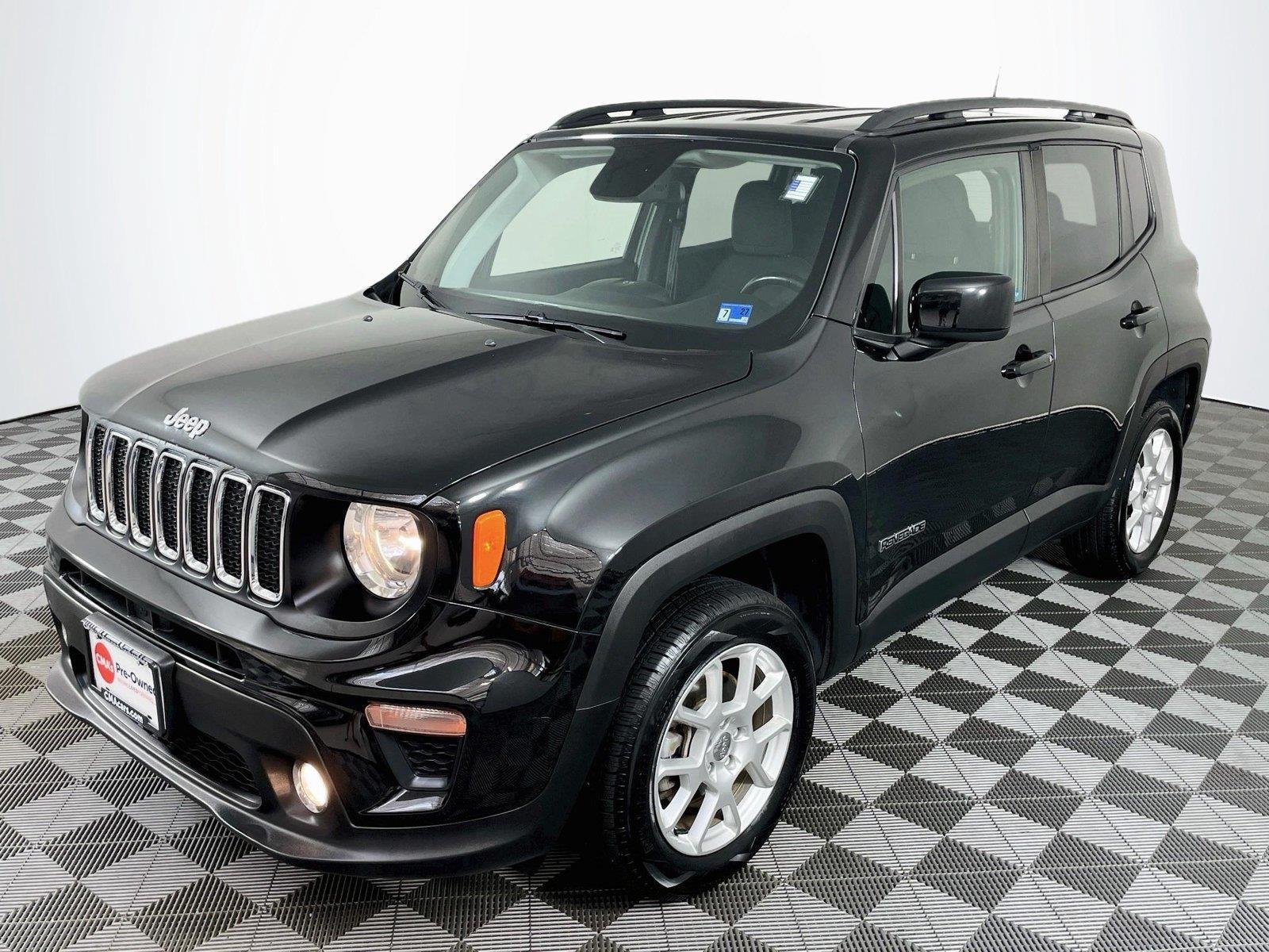 Used 2020 Jeep Renegade Latitude w/ Cold Weather Group AWD/4WD image 3