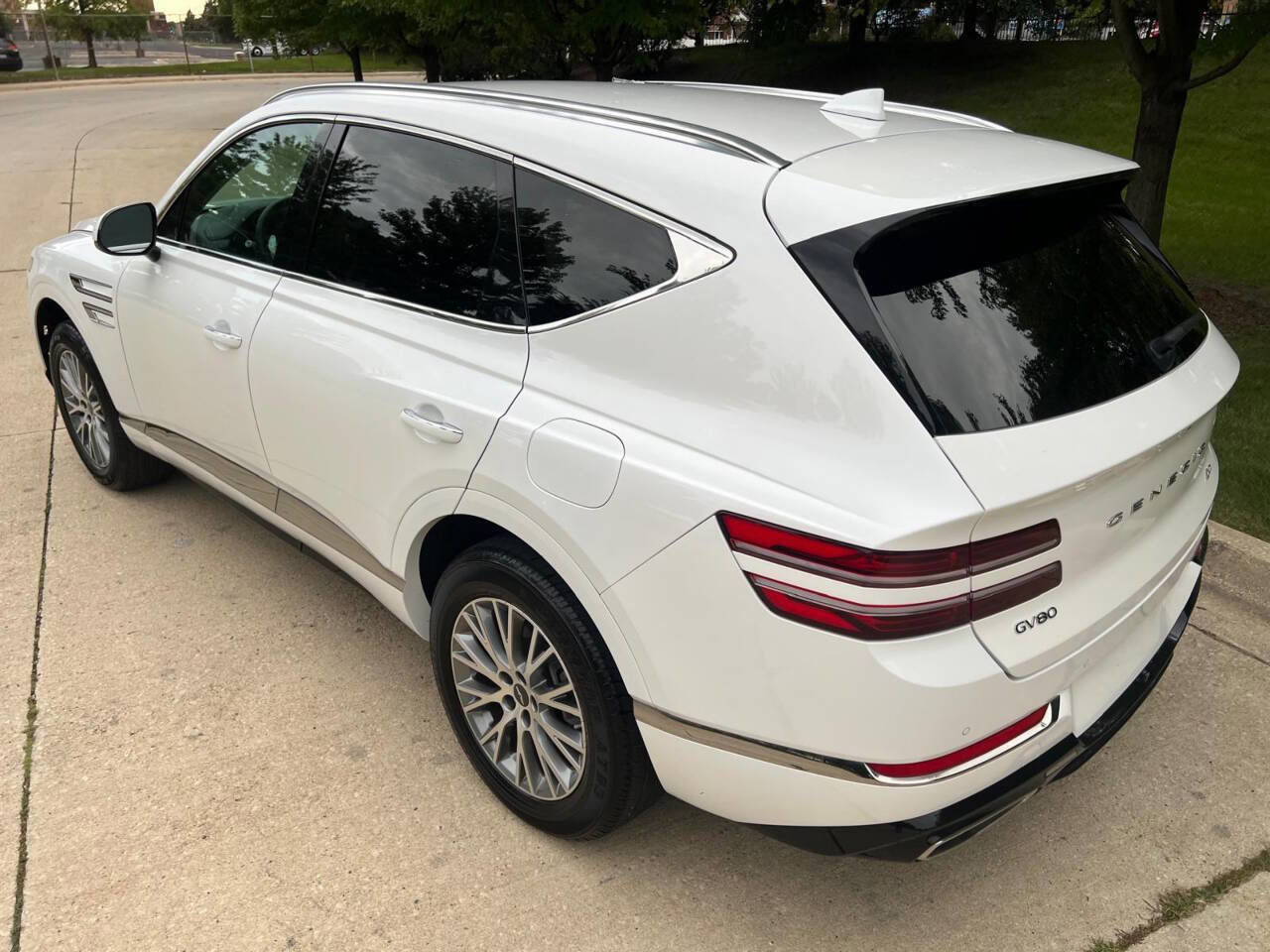 Used 2024 Genesis GV80 2.5T image 4
