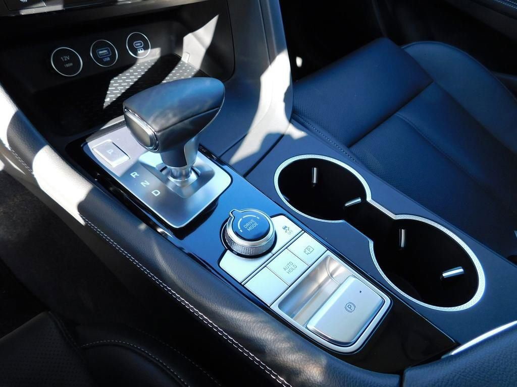 Used 2026 Genesis G70 2.5T image 23