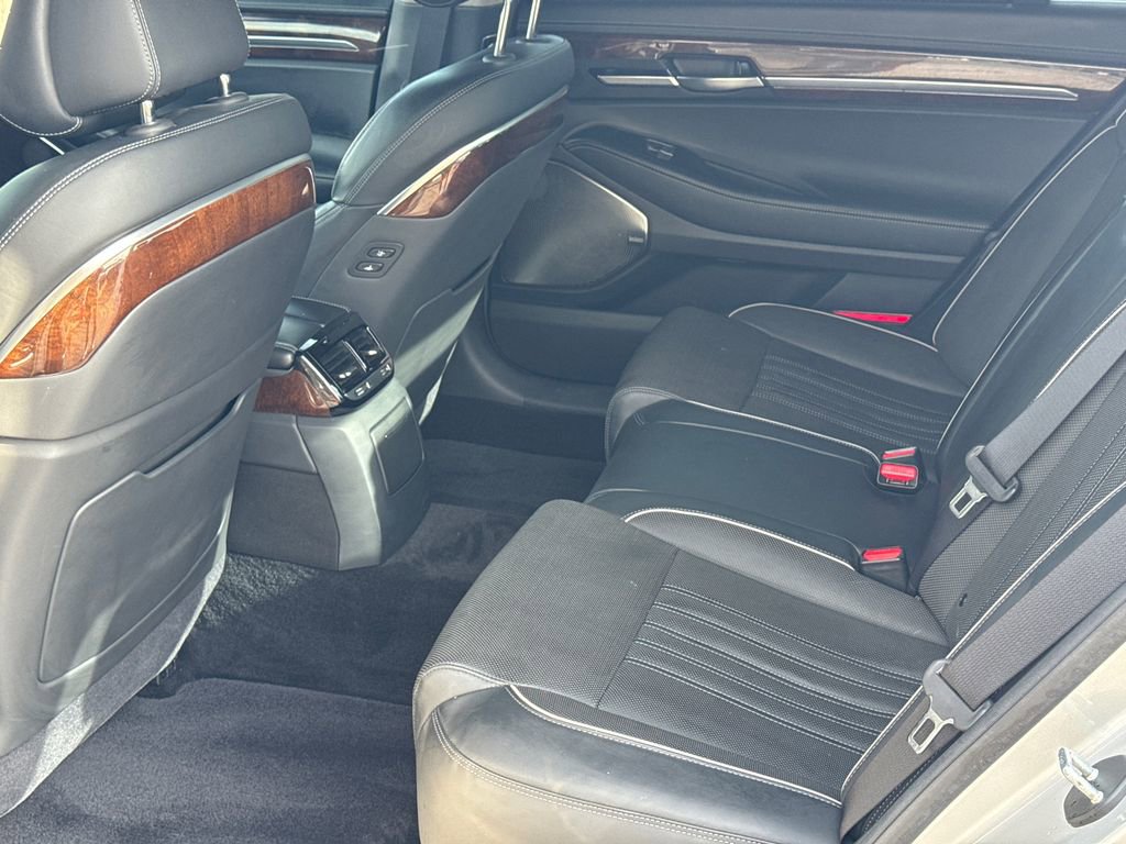 Used 2019 Genesis G90 3.3T Premium RWD image 19