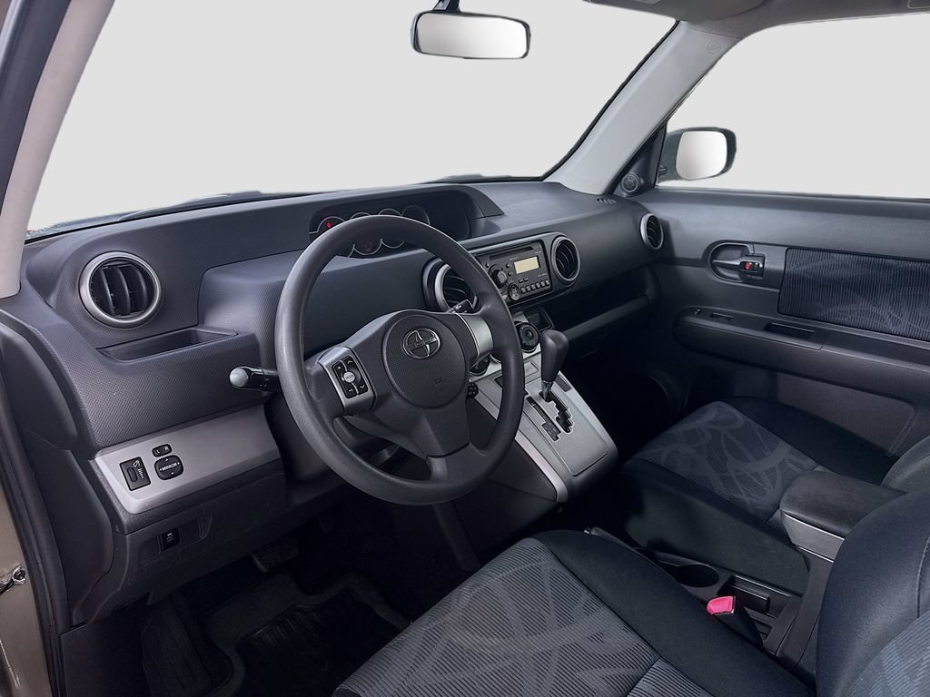 Used 2012 Scion xB FWD image 10