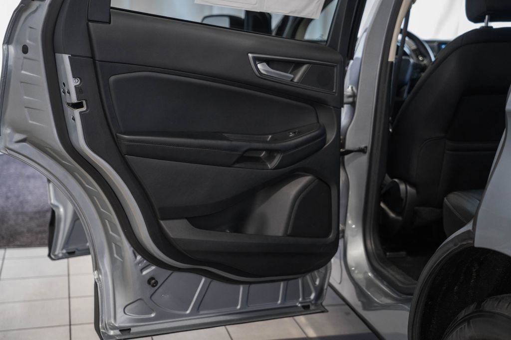 Used 2022 Ford Edge SE image 33