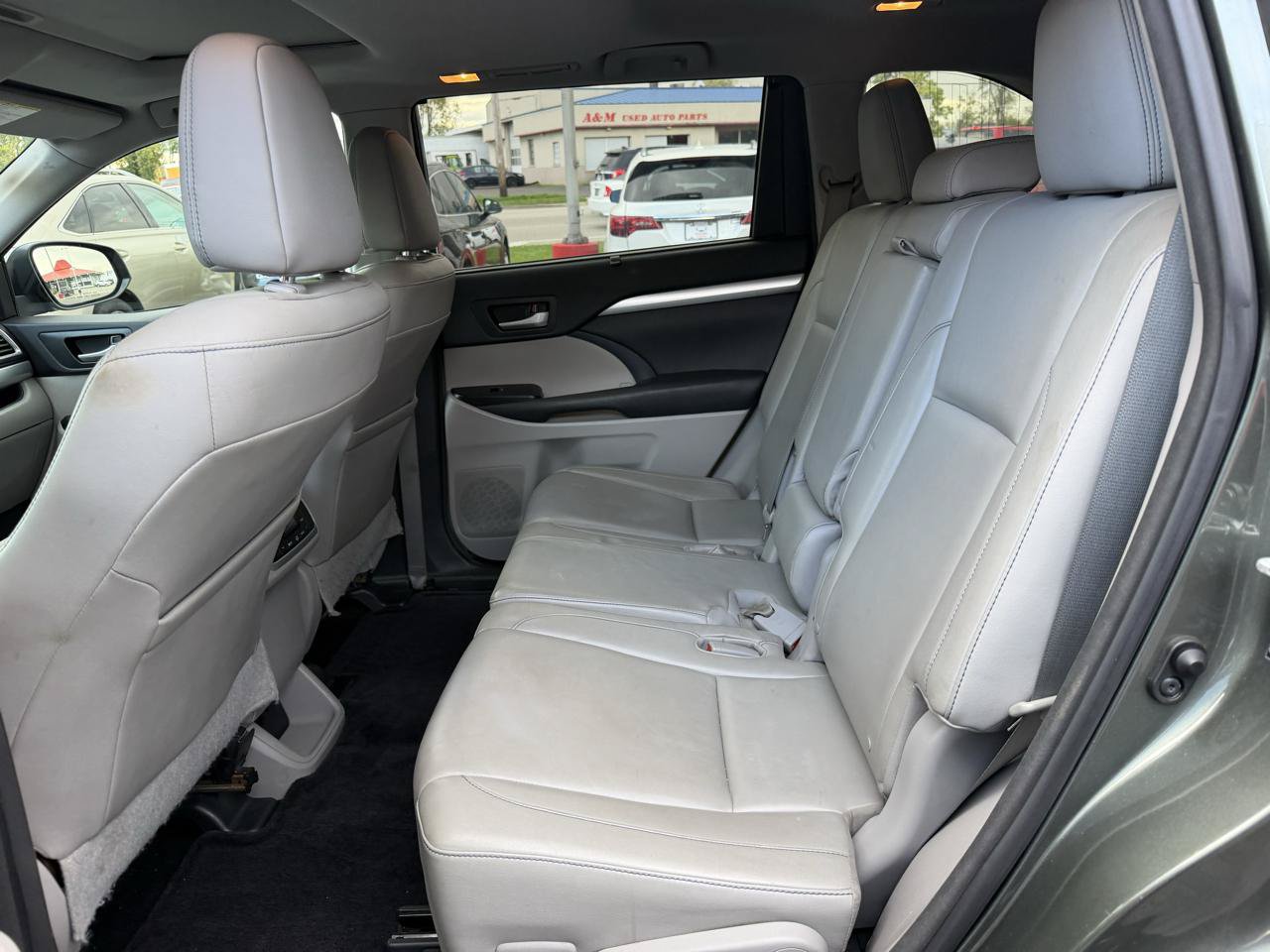 Used 2014 Toyota Highlander XLE AWD/4WD image 11