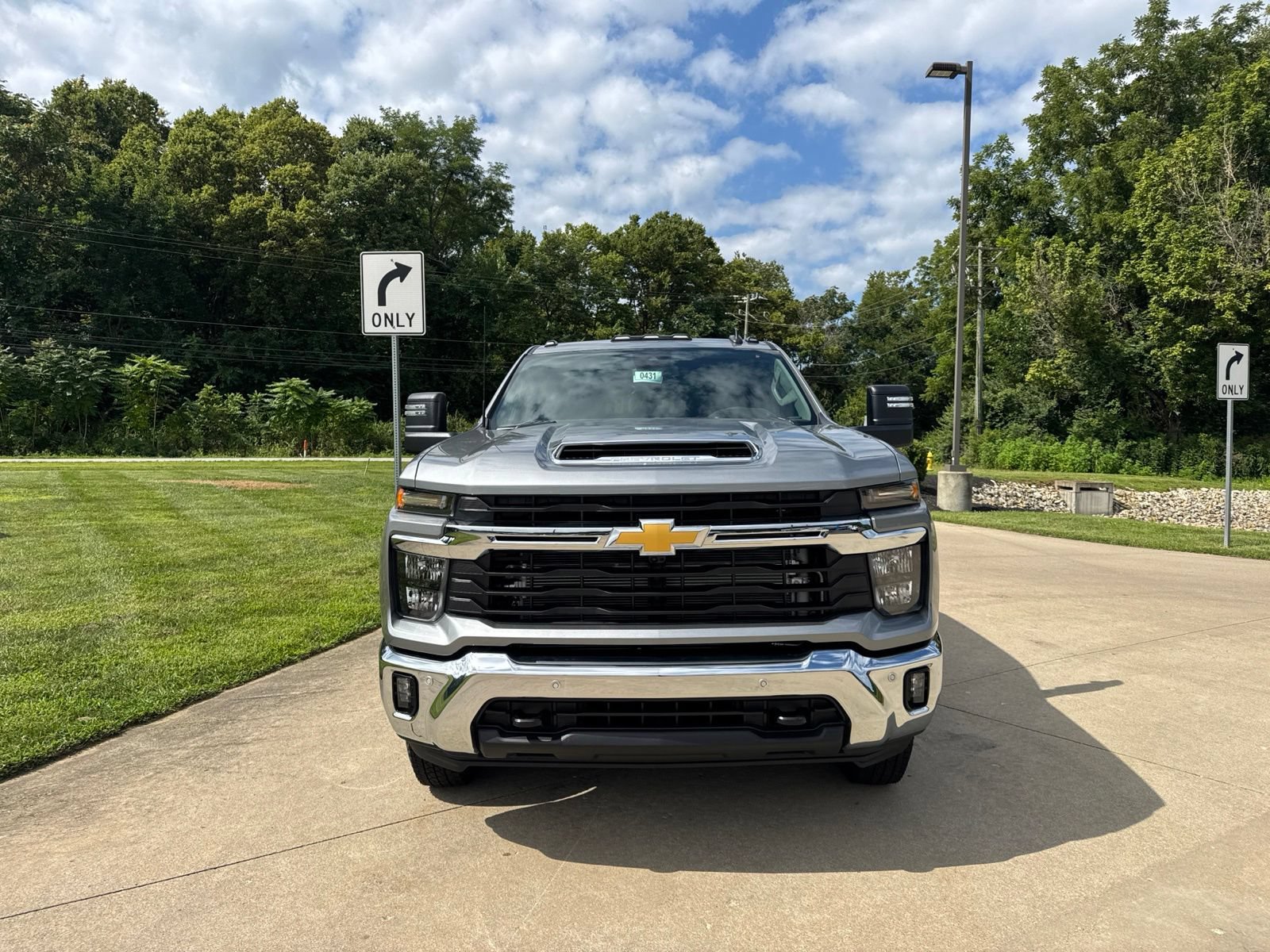 New 2026 Chevrolet Silverado 3500 LT w/ All Star Edition AWD/4WD image 2