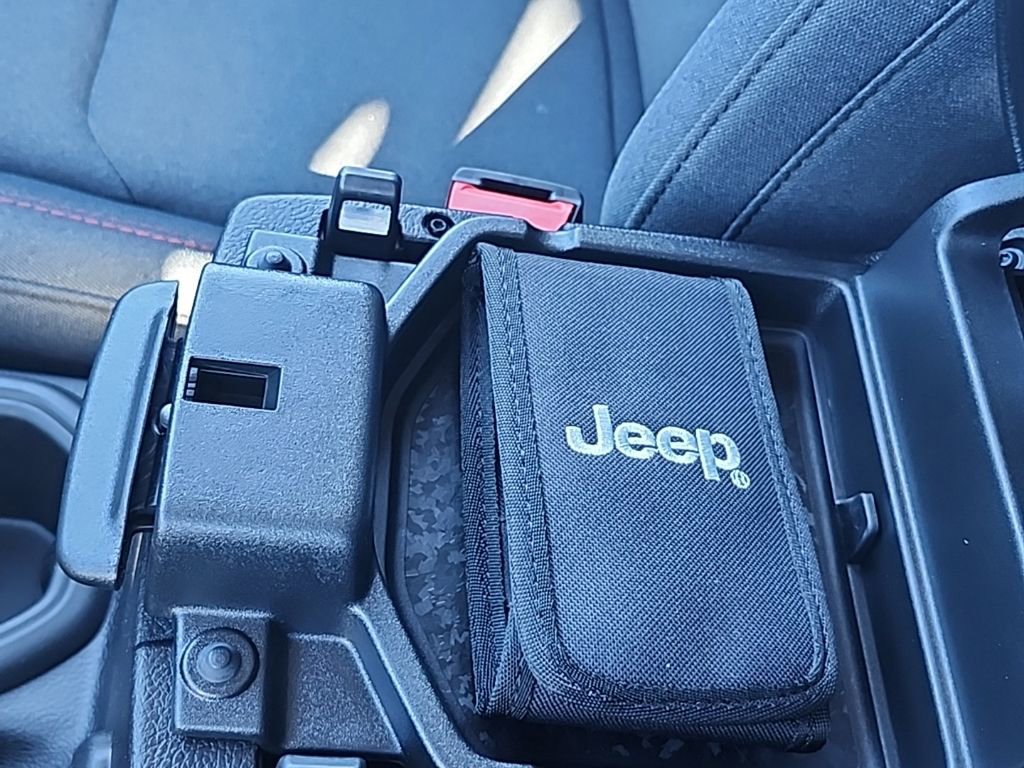 New 2026 Jeep Wrangler Unlimited Rubicon AWD/4WD image 32