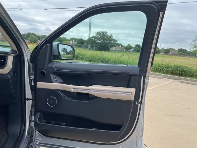 Used 2023 Ford Expedition Max Limited RWD image 26