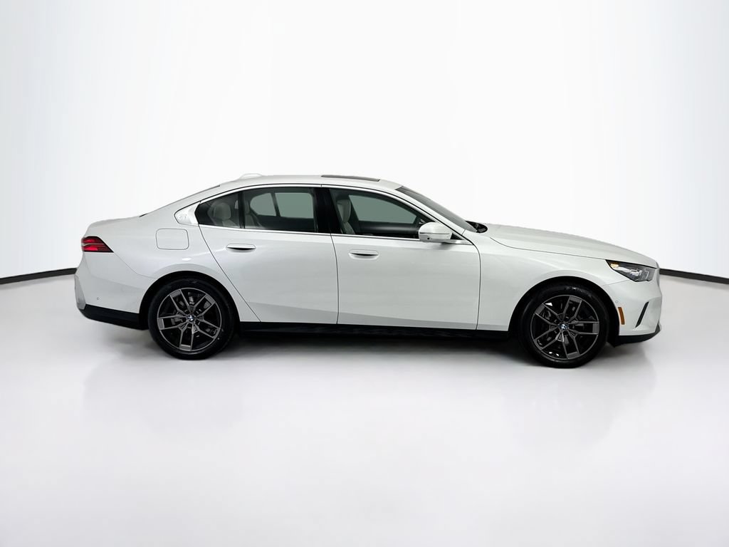 Used 2026 BMW i5 eDrive40 RWD image 4